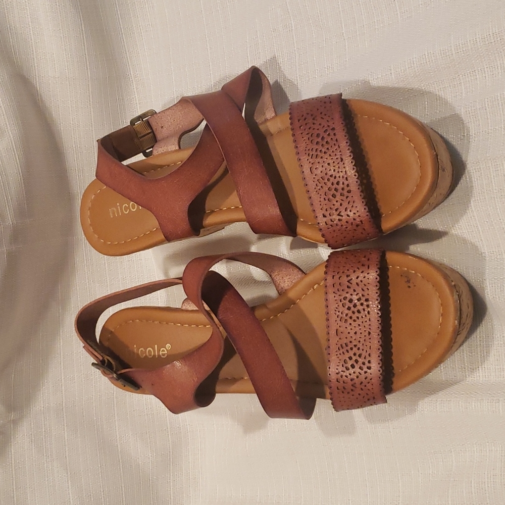 Brown platforms